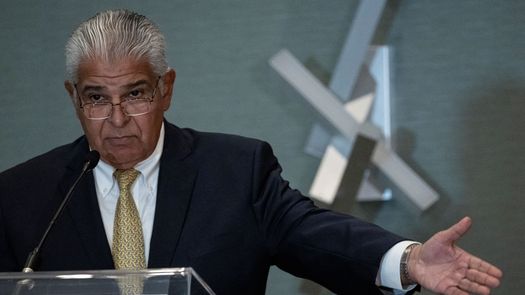 Mulino confirma que el próximo director de MiBus será Carlos Sánchez Fábrega