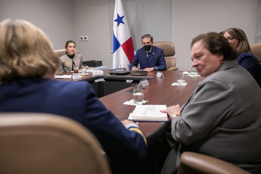 El presidente de Panamá Laurentino Nito Cortizo, en medio de la reunión con las autoridades estadounidenses. El presidente de Panamá Laurentino Nito Cortizo, en medio de la reunión con las autoridades estadounidenses.
