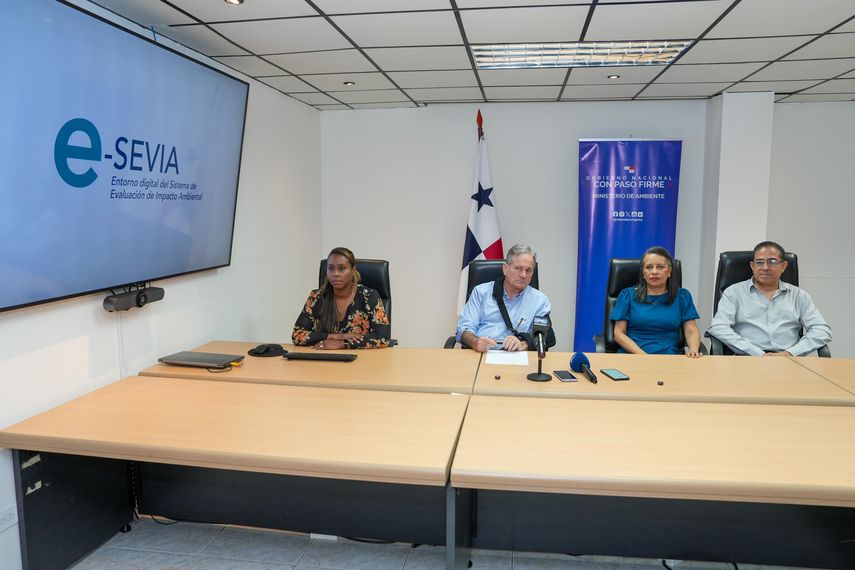 La nueva plataforma digital fue lanzada de manera oficial por MiAmbiente. La nueva plataforma digital fue lanzada de manera oficial por MiAmbiente.