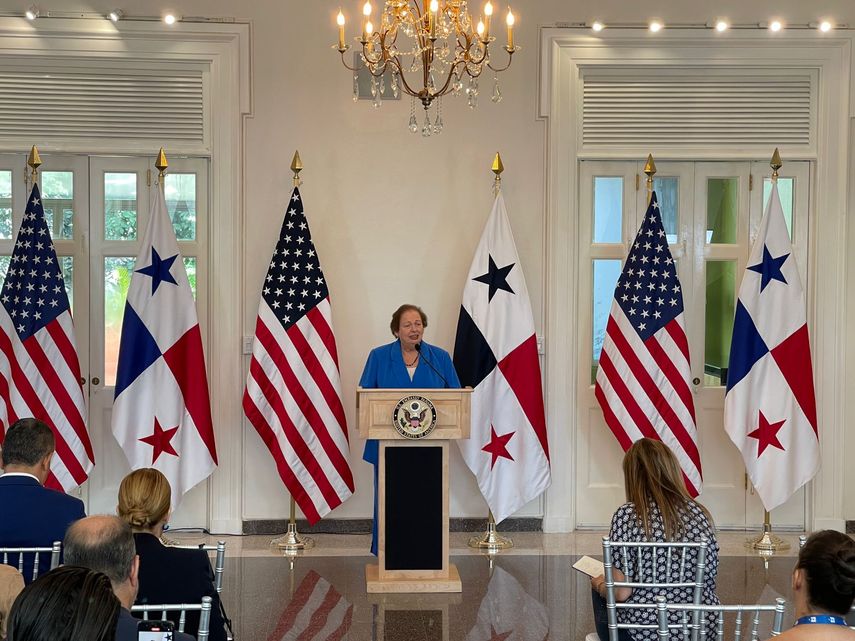 El presidente de Estados Unidos (EEUU), Joe Biden, ha anunciado la designación de la delegación presidencial que asistirá a la investidura de José Raúl Mulino como nuevo presidente de Panamá. El presidente de Estados Unidos (EEUU), Joe Biden, ha anunciado la designación de la delegación presidencial que asistirá a la investidura de José Raúl Mulino como nuevo presidente de Panamá.