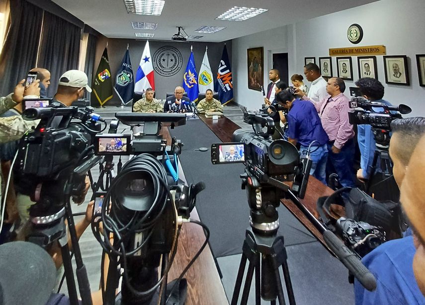 Panamá gestiona la compra de cuatro aviones A-29 Super Tucano de la empresa Embraer y dos C-295 de Airbus, por más de 187 millones de dólares, para fortalecer las tareas de patrullaje, respuesta ante emergencias por desastres naturales y asistencia humanitaria y para la lucha contra ilícitos como el narcotráfico. Panamá gestiona la compra de cuatro aviones A-29 Super Tucano de la empresa Embraer y dos C-295 de Airbus, por más de 187 millones de dólares, para fortalecer las tareas de patrullaje, respuesta ante emergencias por desastres naturales y asistencia humanitaria y para la lucha contra ilícitos como el narcotráfico.