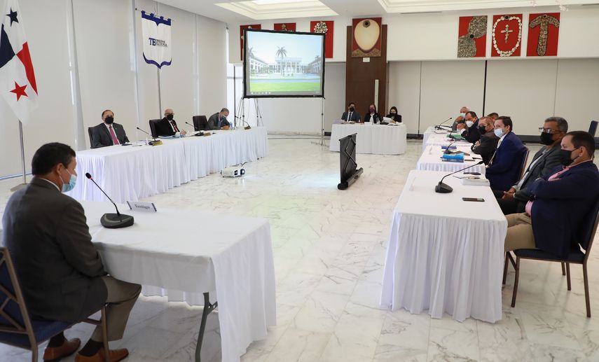 Magistrados del TE escucharon en audiencia los descargos del presidente del PP, Daniel Brea