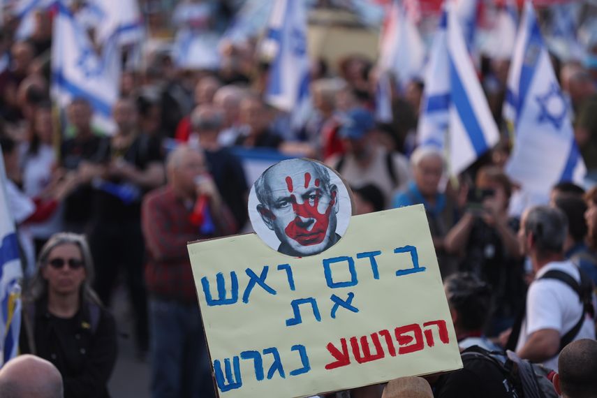 Miles de israelíes piden la salida de Netanyahu y elecciones