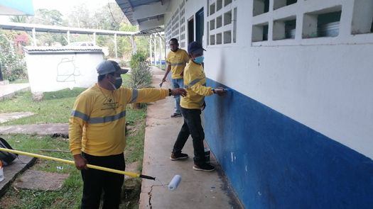 Personal del MOP participaron en el acondicionamiento de centros educativos ubicados en David.