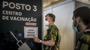 Portugal vacuna a paso firme bajo las órdenes de un militar