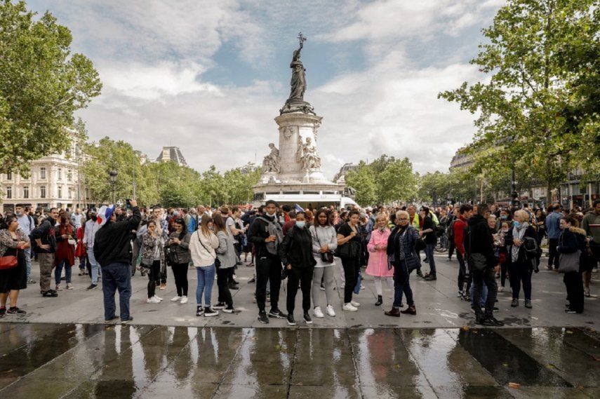 Los principales centros comerciales afectados por esta medida de pase sanitario están ubicados en la región parisina y en el sur de Francia.