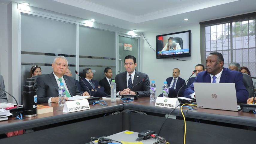 Carrizo sustenta presupuesto por B/. 213.5 millones