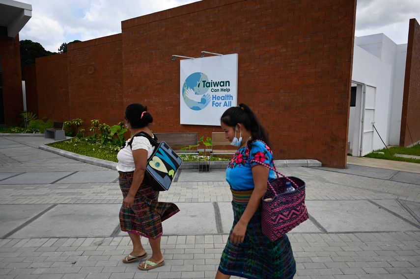 Hospital donado por Taiwán y ruta de Odebrecht, íconos de la corrupción en Guatemala. Hospital donado por Taiwán y ruta de Odebrecht, íconos de la corrupción en Guatemala.