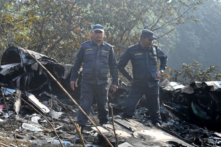 Al menos 67 muertos, entre ellos una argentina, en accidente de avión en Nepal. AFP