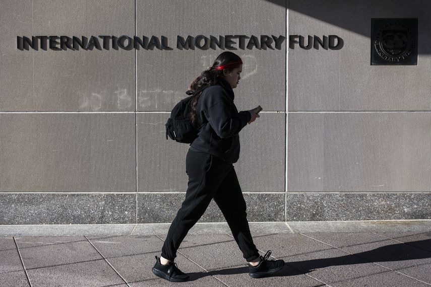 Guerra comercial dejará secuelas en las finanzas públicas, alerta el FMI