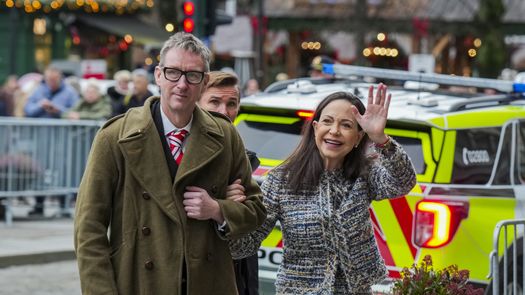 La líder opositora venezolana y Premio Nobel de la Paz, María Corina Machado, no tiene previsto viajar a España o emprender una gira europea una vez abandone Oslo, sino centrarse en planificar su regreso a Venezuela, a donde quiere volver lo antes posible, según dijeron a EFE fuentes cercanas a la exdiputada. La líder opositora venezolana y Premio Nobel de la Paz, María Corina Machado, no tiene previsto viajar a España o emprender una gira europea una vez abandone Oslo, sino centrarse en planificar su regreso a Venezuela, a donde quiere volver lo antes posible, según dijeron a EFE fuentes cercanas a la exdiputada.