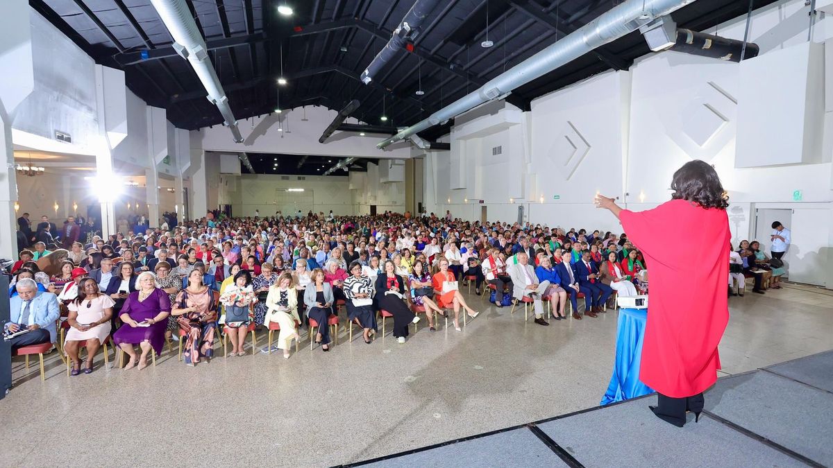 La ministra Lucy Molinar, envió un mensaje a los directores de planteles educativos. La ministra Lucy Molinar, envió un mensaje a los directores de planteles educativos.