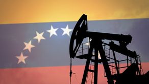 Mercado duda que empresas de EEUU accedan a crudo venezolano rápidamente y el petróleo sube