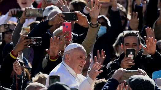 Papa Francisco viaja a Hungría para abogar por la paz en Ucrania y por los inmigrantes