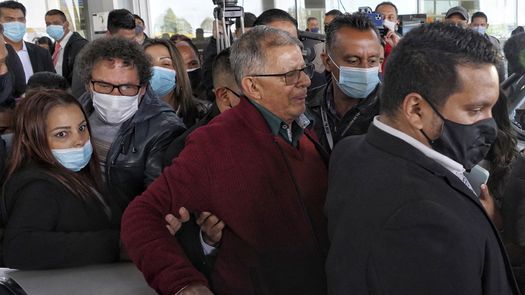 Exguerrillero de Colombia se libra de captura en México