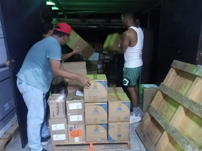 A través de una coordinación interinstitucional, se logró anoche, el traslado de insumos médicos y quirúrgicos para abastecer al Hospital Regional de Veraguas Dr. Luis "Chicho" Fábrega, señaló el Minsa. A través de una coordinación interinstitucional, se logró anoche, el traslado de insumos médicos y quirúrgicos para abastecer al Hospital Regional de Veraguas Dr. Luis "Chicho" Fábrega, señaló el Minsa.