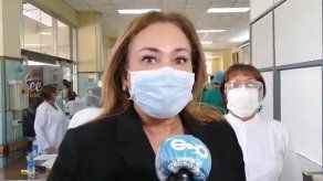 Ministra consejera de Salud fiscaliza vacunación contra Covid-19 en la CSS