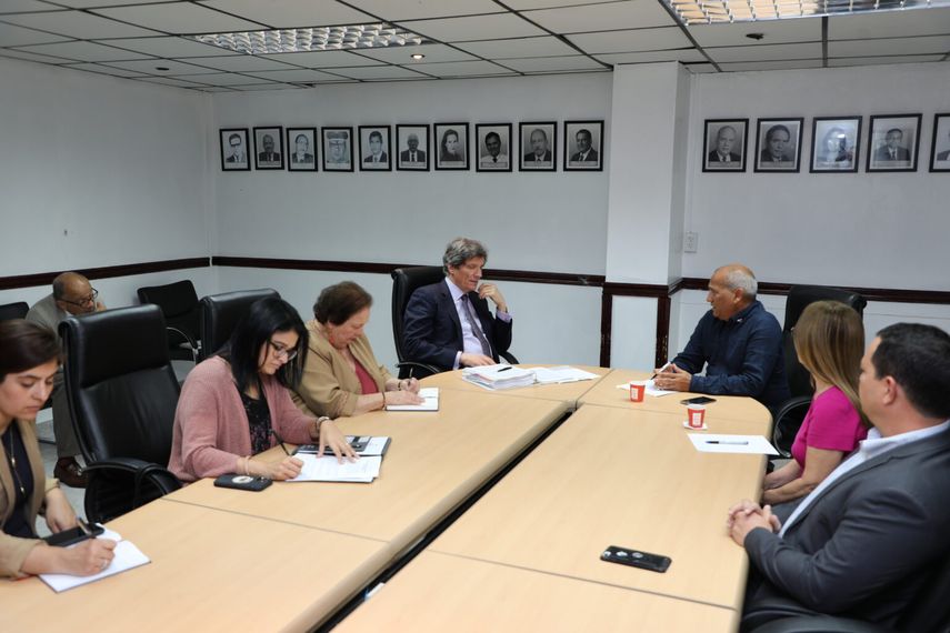 Panamá y EEUU exploran cooperación en política de protección