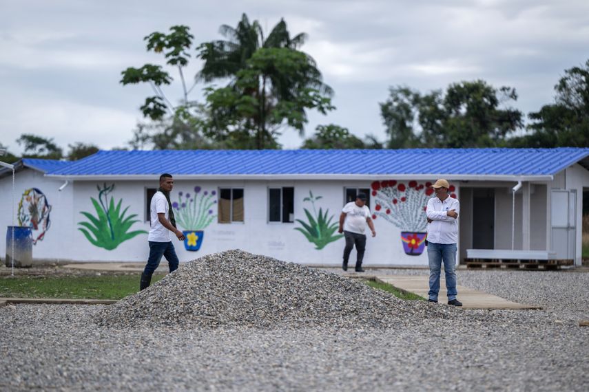 Exguerrilleros colombianos temen por su futuro ante la llegada al poder de De la Espriella
