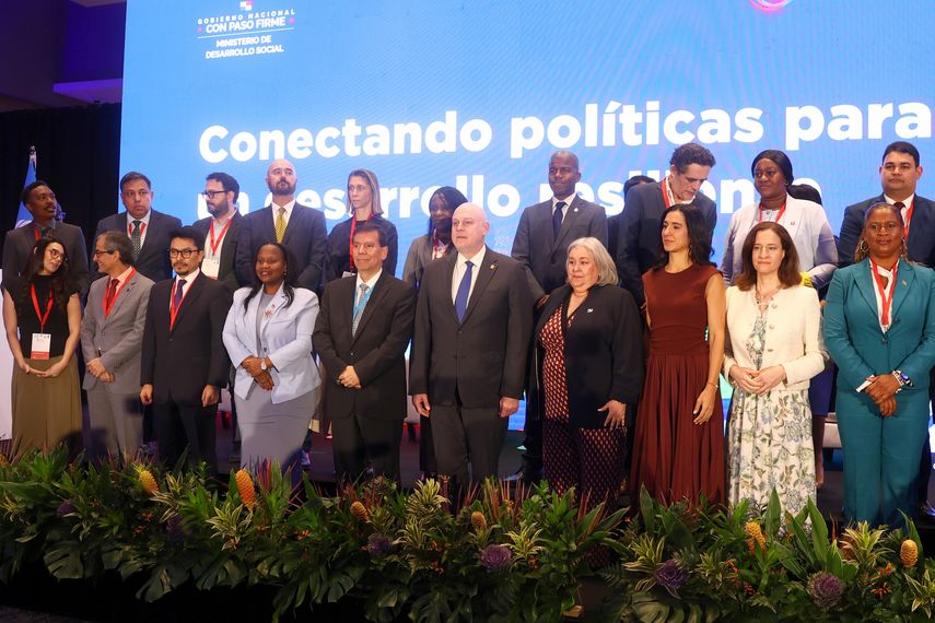 Ministros de al menos 21 países de América Latina y el Caribe comparten este martes en Ciudad de Panamá políticas públicas con un enfoque de desarrollo social resiliente en la región