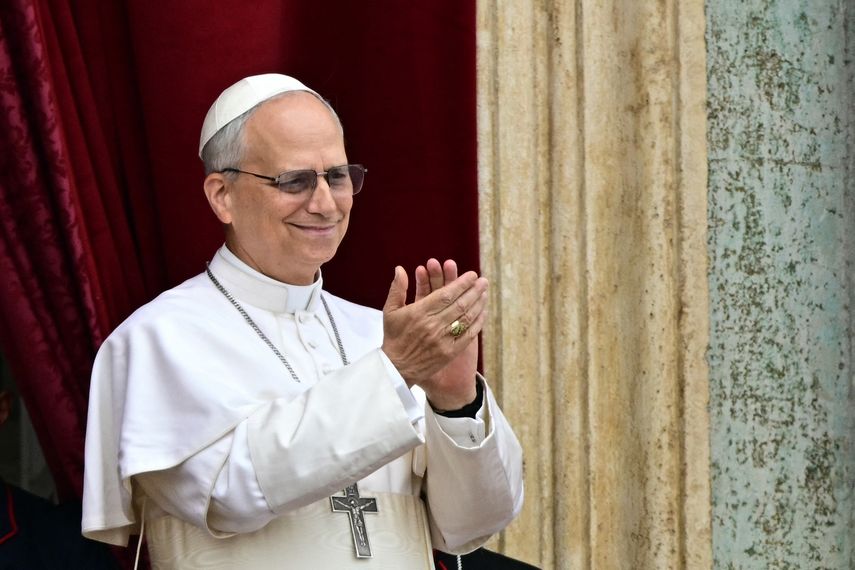 Zelenski invita al papa a Ucrania en su primera conversación telefónica Zelenski invita al papa a Ucrania en su primera conversación telefónica