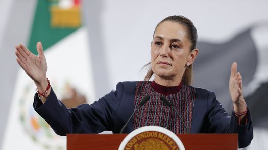 La presidenta de México, Claudia Sheinbaum, rechazó este martes cualquier posibilidad de una intervención militar de Estados Unidos en territorio mexicano, luego de que el mandatario estadounidense, Donald Trump, afirmara el lunes que estaría dispuesto a enviar tropas para combatir a los carteles del narcotráfico. La presidenta de México, Claudia Sheinbaum, rechazó este martes cualquier posibilidad de una intervención militar de Estados Unidos en territorio mexicano, luego de que el mandatario estadounidense, Donald Trump, afirmara el lunes que estaría dispuesto a enviar tropas para combatir a los carteles del narcotráfico.