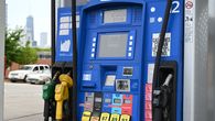 Los precios del petróleo cayeron el martes en medio de expectativas de un desbloqueo del estrecho de Ormuz tras el anuncio de que dos buques comerciales atravesaron el paso marítimo. Los precios del petróleo cayeron el martes en medio de expectativas de un desbloqueo del estrecho de Ormuz tras el anuncio de que dos buques comerciales atravesaron el paso marítimo.