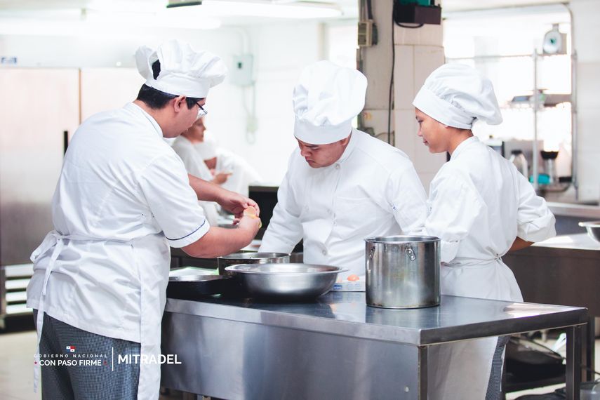 La plataforma digital "Empleos Panamá" del Ministerio de Trabajo y Desarrollo Laboral (Mitradel) ofrece diversas oportunidades laborales en las provincias de Panamá, Coclé, Panamá Oeste y Darién. La plataforma digital "Empleos Panamá" del Ministerio de Trabajo y Desarrollo Laboral (Mitradel) ofrece diversas oportunidades laborales en las provincias de Panamá, Coclé, Panamá Oeste y Darién.