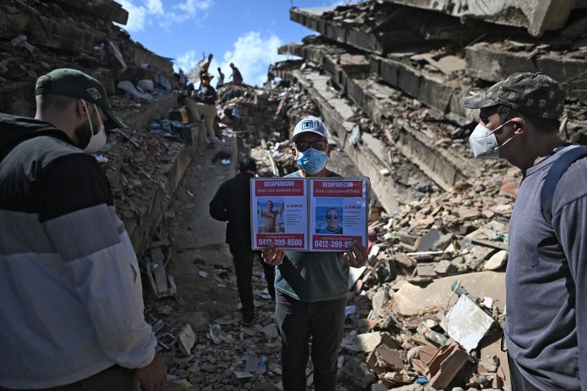 Esperanza de sobrevivientes se apaga en Venezuela, que decreta siete días de duelo