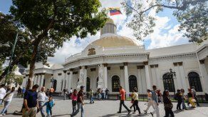 Venezuela: chavismo activa parlamento popular en contrapeso a mayoría opositora