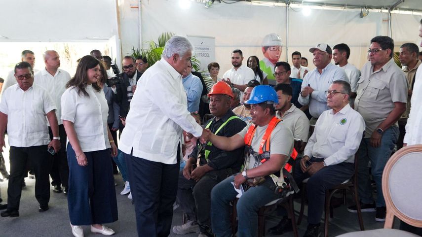 El gobierno brinda soluciones a los obreros de la construcción.