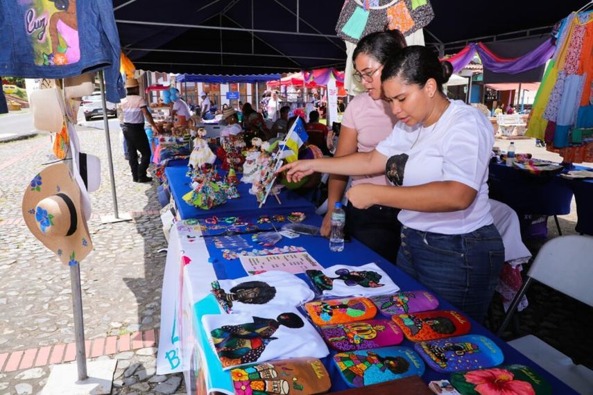  Con nuevas iniciativas de inclusión financiera, Banco Nacional apoya la sostenibilidad de las sociedades de emprendimiento en Panamá. Con nuevas iniciativas de inclusión financiera, Banco Nacional apoya la sostenibilidad de las sociedades de emprendimiento en Panamá.