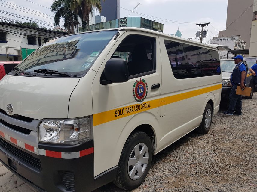 Contraloría vigilará uso de autos oficiales durante Semana Santa