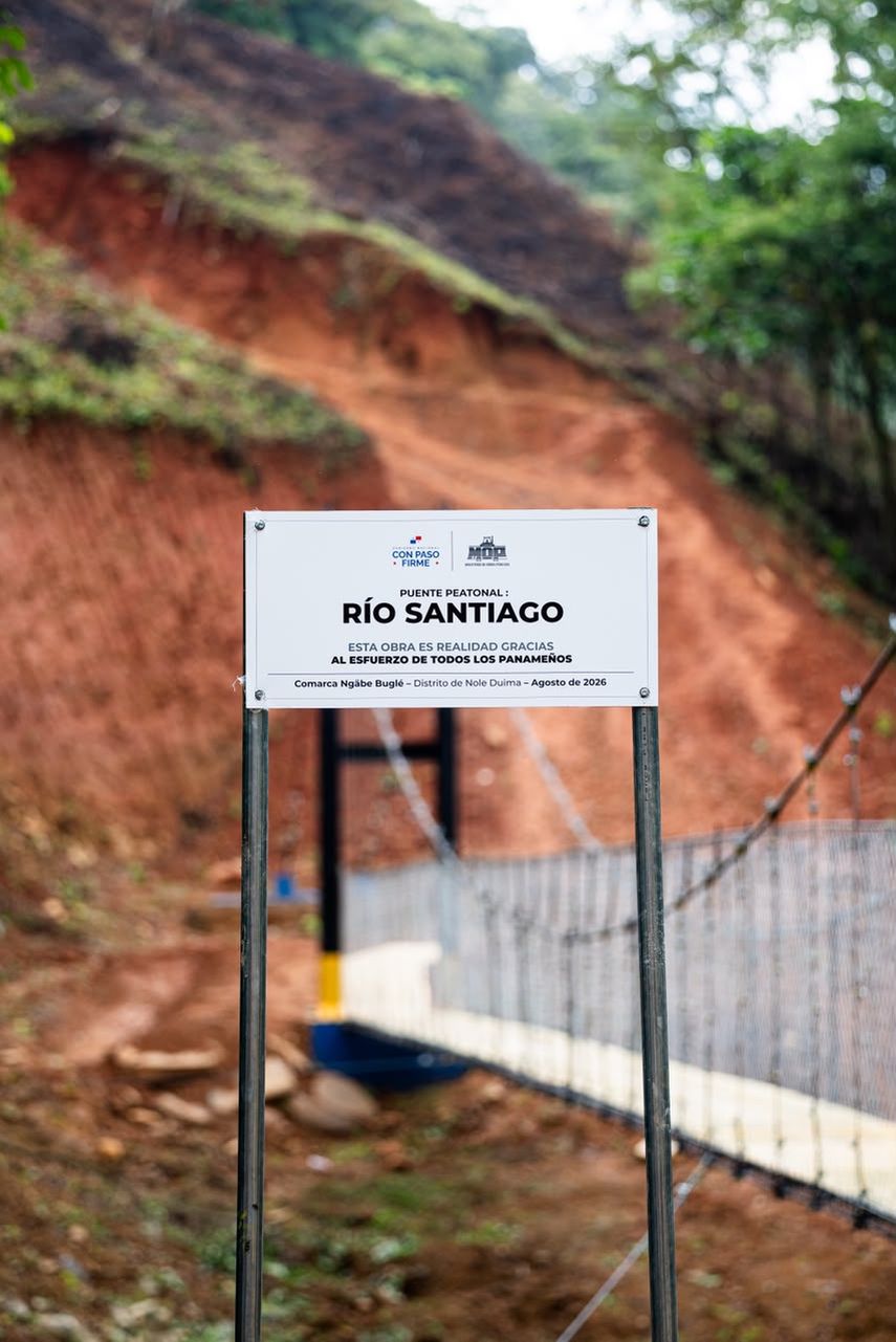 MOP inspecciona la construcción de 13 puentes zarzos en la Comarca Ngäbe-Buglé
