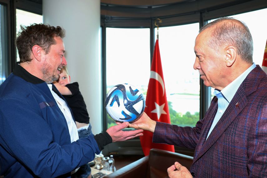 Presidente de Turquía pide a Musk que abra fábrica Tesla
