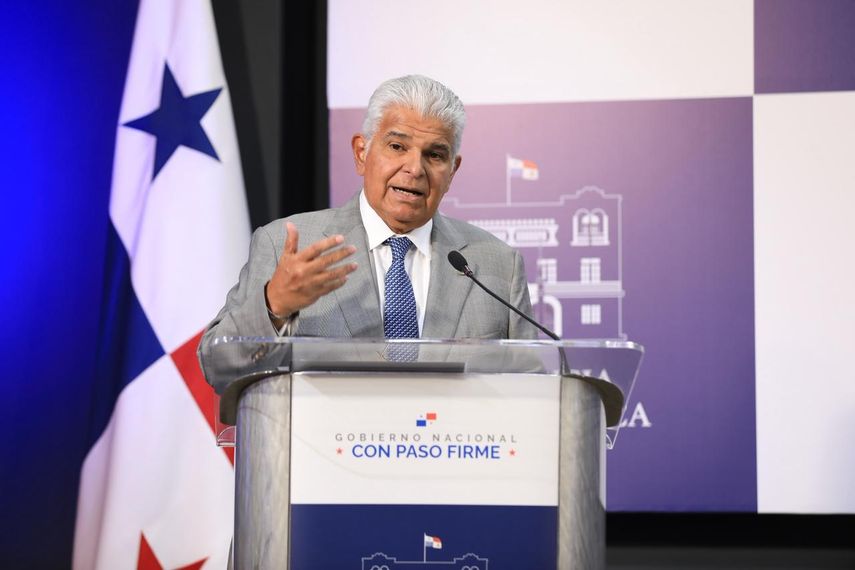 Mulino designa a Luis Alberto Santanach al frente del Idaan y anuncia nueva figura de supervisión