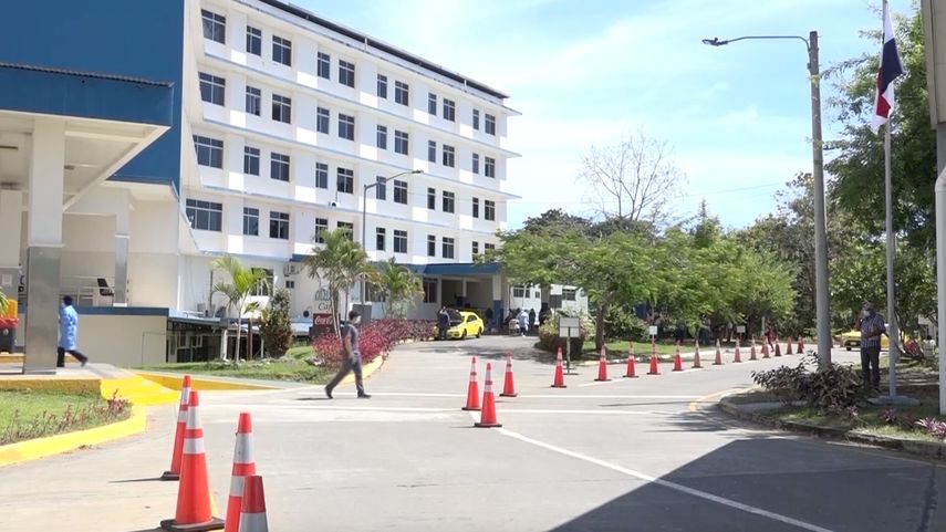 Los trabajos de reposición en el Hospital Regional de David tienen un costo de 89 mil 700 dólares y se estima que su duración total será alrededor de tres meses.