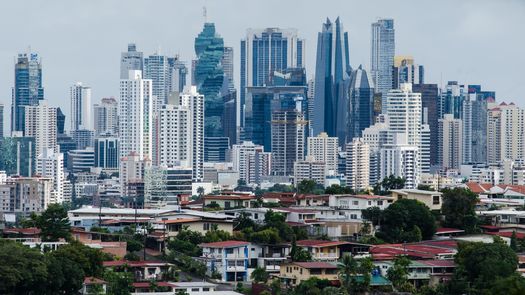 Más de 200 representantes de los sectores público y privado de Centroamérica (CA) y la Unión Europea (UE) se reunirán este jueves y viernes en Panamá para impulsar proyectos concretos de inversión, financiamiento y cooperación empresarial para la región en el marco del Acuerdo de Asociación entre ambos bloques y la Estrategia Global Gateway europea. Más de 200 representantes de los sectores público y privado de Centroamérica (CA) y la Unión Europea (UE) se reunirán este jueves y viernes en Panamá para impulsar proyectos concretos de inversión, financiamiento y cooperación empresarial para la región en el marco del Acuerdo de Asociación entre ambos bloques y la Estrategia Global Gateway europea.