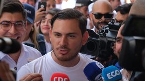 Juan Diego Vásquez pone en evidencia a Arturo Vallarino