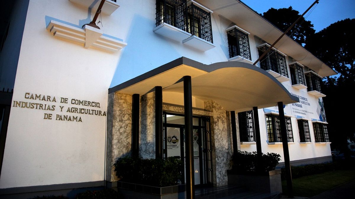 En el marco del Día del Trabajo, la Cámara de Comercio, Industrias y Agricultura de Panamá (CCIAP) señaló en su tradicional, Cámara Opina, que la recuperación del empleo formal en el país debe consolidarse en oportunidades sostenibles que garanticen estabilidad y crecimiento para los trabajadores. En el marco del Día del Trabajo, la Cámara de Comercio, Industrias y Agricultura de Panamá (CCIAP) señaló en su tradicional, Cámara Opina, que la recuperación del empleo formal en el país debe consolidarse en oportunidades sostenibles que garanticen estabilidad y crecimiento para los trabajadores.
