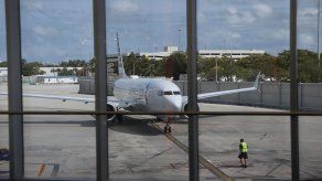 Costa Rica aspira a reapertura gradual de aeropuertos para revivir turismo