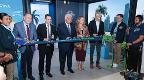 El presidente de la República, José Raúl Mulino, puso en funcionamiento el espacio “Sal a Panamá” (Sala Panamá), un área diseñada para que los pasajeros en tránsito en el Aeropuerto Internacional de Tocumen (AIT) descubran la cultura y los múltiples atractivos del país mediante una experiencia interactiva e inmersiva.