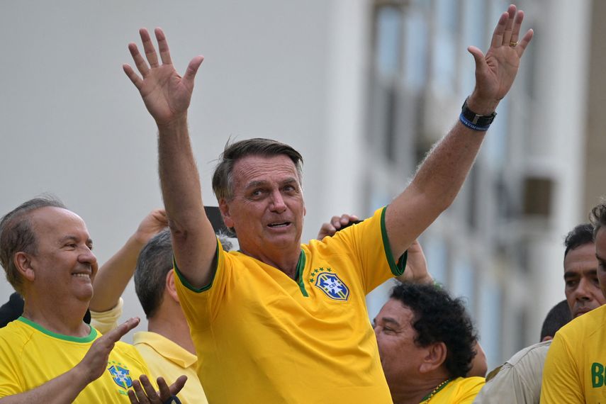 Jair Bolsonaro prueba popularidad tras acusaciones de golpismo Jair Bolsonaro prueba popularidad tras acusaciones de golpismo