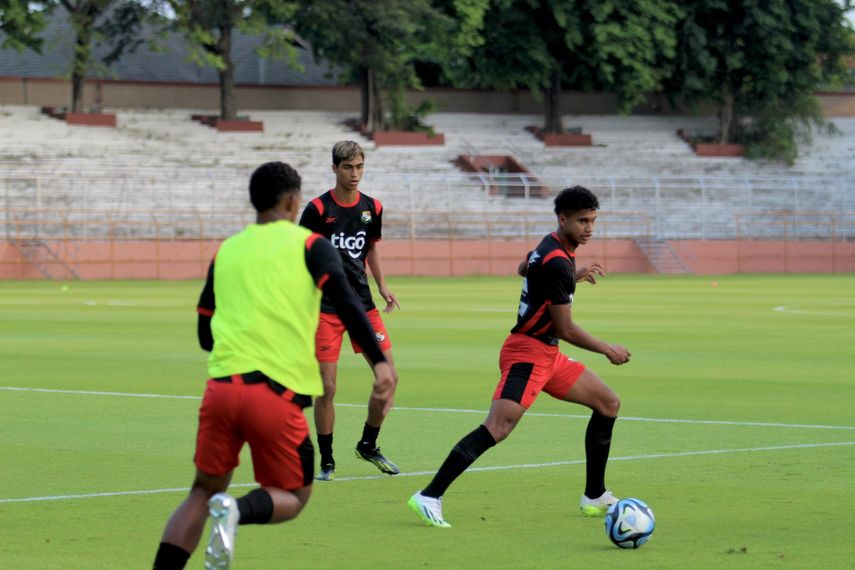 El equipo cumplió este lunes su sexto día en Indonesia, luego de su llegada el pasado miércoles 1 de noviembre a territorio mundialista, informó Fepafut. El equipo cumplió este lunes su sexto día en Indonesia, luego de su llegada el pasado miércoles 1 de noviembre a territorio mundialista, informó Fepafut.