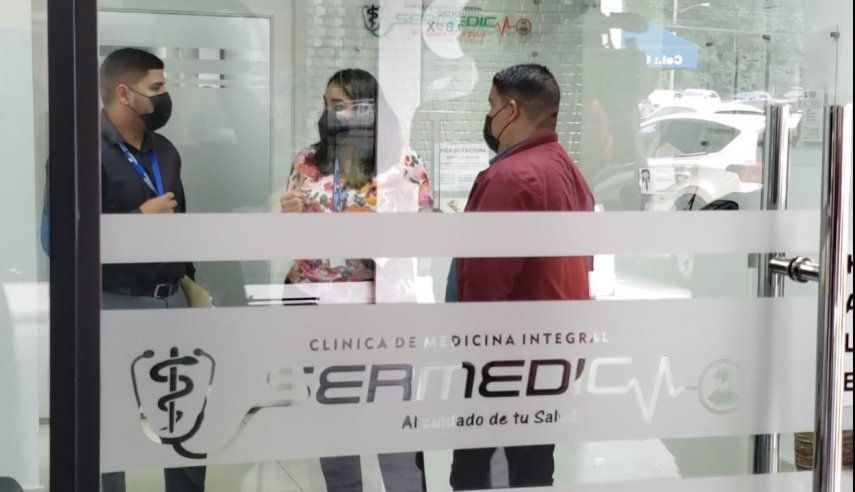 Funcionarios de la Antai realizan una inspección en la clínica Sermedic