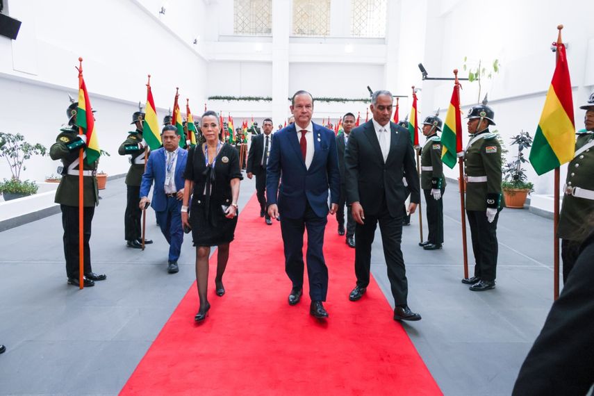 Panamá reafirma sus lazos diplomáticos con Bolivia durante la toma de posesión del presidente Rodrigo Paz