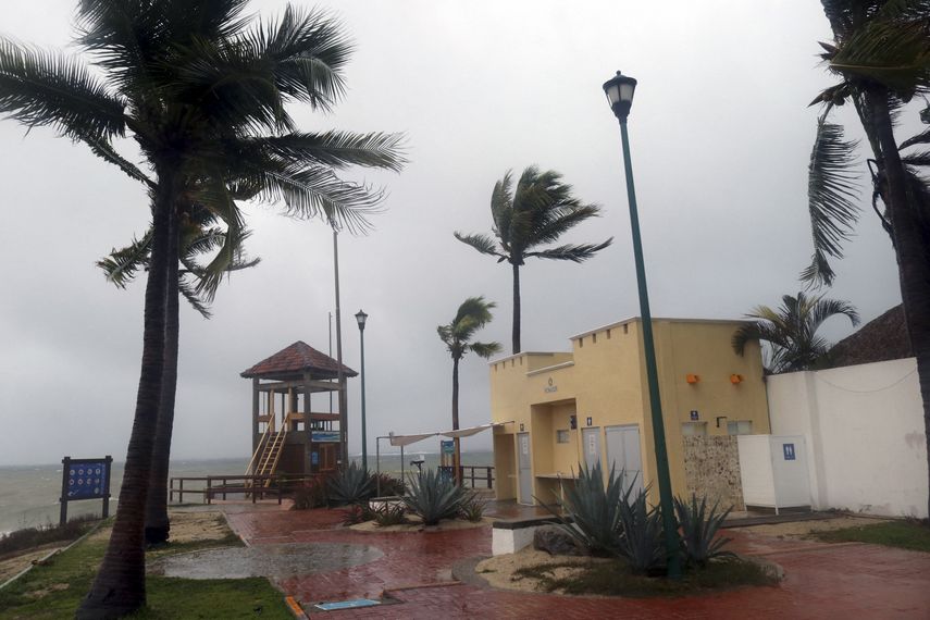 Centroamérica, atenta a impacto de tormenta tropical