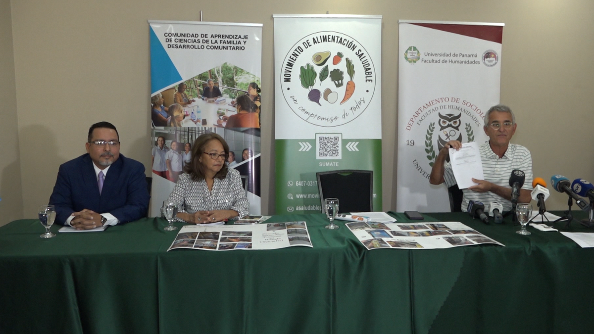 Estudiantes deben estar bien alimentados para rendir en el año escolar. Estudiantes deben estar bien alimentados para rendir en el año escolar.