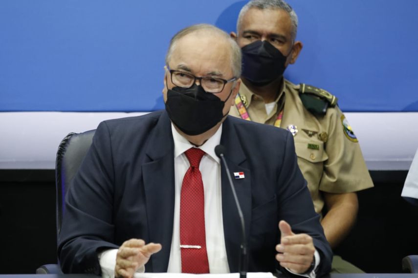 Enrique Lau llegó sin borrador de soluciones a la CSS