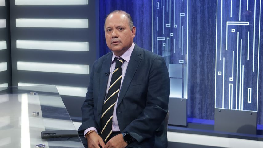 Planta en Panamá se queda corta para controlar el gusano barrenador, según Gilberto Real